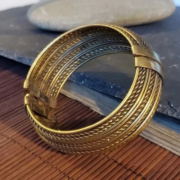 Vintage Y2K 90s Grunge Steampunk Bronze Hinged Metal Bangle Bracelet - Picture 8 of 8